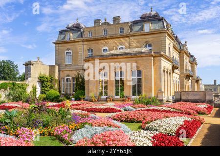 Wrest Park Bedfordshire formelle Gärten außerhalb des denkmalgeschützten Landhauses der Kategorie 1 des Wrest Park and Gardens Silsoe Bedfordshire England Großbritannien GB Europa Stockfoto