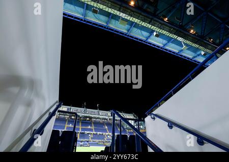 Stamford Bridge, London, Großbritannien. Dezember 2024. UEFA Conference League Football, Chelsea gegen Shamrock Rovers; Stamford Bridge vor dem Start Credit: Action Plus Sports/Alamy Live News Stockfoto