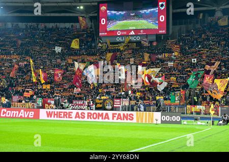 Dezember 2024, Olimpico-Stadion, Rom, Italien; Fußballspiel Coppa Italia; Roma gegen Sampdoria; Roma-Anhänger Stockfoto