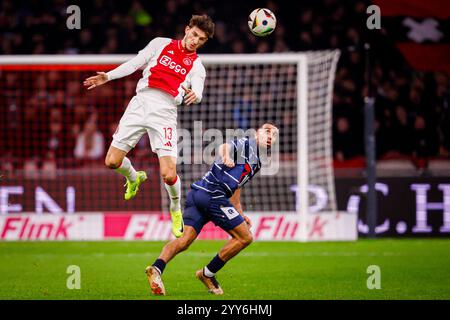 Amsterdam, Niederlande. Dezember 2024. AMSTERDAM, NIEDERLANDE - 19. DEZEMBER: Ahmetcan Kaplan vom AFC Ajax führt den Ball beim Spiel der zweiten Runde des niederländischen TOTO KNVB Cup zwischen AFC Ajax und SC Telstar in der Johan Cruijff Arena am 19. Dezember 2024 in Amsterdam. (Foto: Broer van den Boom/Orange Pictures) Credit: Orange Pics BV/Alamy Live News Stockfoto