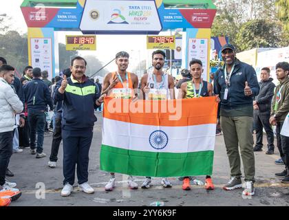 Kalkutta, Indien. Dezember 2024. Tata Steel World Marathon 25K Kalkutta (TSW25K). Der weltweit einzige World Athletics Gold Label 25K Marathon fand am 15. Dezember 2024 in Kalkutta, Indien, statt. (Foto: Amlan Biswas/Pacific Press/SIPA USA) Credit: SIPA USA/Alamy Live News Stockfoto