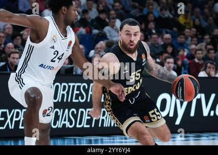 Mike James während des Turkish Airlines EuroLeague-Spiels zwischen Real Madrid und AS Monaco am 19. Dezember 2024 im Wizink Center in Madrid Spanien Stockfoto