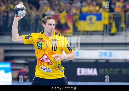 Heidelberg, Deutschland. Dezember 2024. JURI Knorr (RNL, 10), am Ball, Einzelbild, Einzelfoto, Aktion, 19.12.2024, Heidelberg (Deutschland), Handball, DHB-Pokal, Viertelfinale, Rhein-Neckar Löwen - ThSV Eisenach Credit: dpa/Alamy Live News Stockfoto