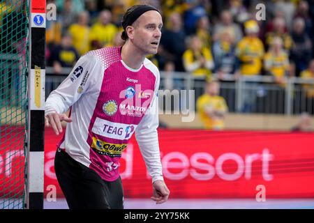 Heidelberg, Deutschland. Dezember 2024. Silvio Heinevetter (Torwart, ThSV, 12), Einzelbild, Einzelfoto, Aktion, 19.12.2024, Heidelberg (Deutschland), Handball, DHB-Pokal, Viertelfinale, Rhein-Neckar Löwen - ThSV Eisenach Credit: dpa/Alamy Live News Stockfoto