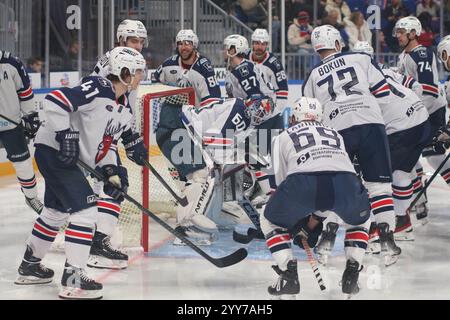 Sankt Petersburg, Russland. Dezember 2024. Ivan Bocharov (60) Torpedo Hockey Club, der während des Hockeyspiels Kontinental Hockey League 2024/2025 zwischen SKA Sankt Petersburg und Torpedo Nischni Nowgorod in der SKA Arena zu sehen war. (Endpunktzahl; SKA St. Petersburg 6:4 Torpedo Nischni Nowgorod) (Foto: Maksim Konstantinov/SOPA Images/SIPA USA) Credit: SIPA USA/Alamy Live News Stockfoto