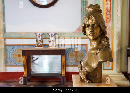 Bronzebüste im Palacio Cantero, Museo Histórico Municipal, Trinidad, Kuba Stockfoto