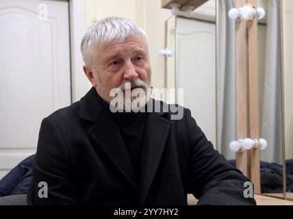 Nicht exklusiv: KIEW, UKRAINE - 18. DEZEMBER 2024 - Volkskünstler der Ukraine, Schauspieler des Nationalen Akademischen Theaters Lesya Ukrainka Stanislav Bo Stockfoto