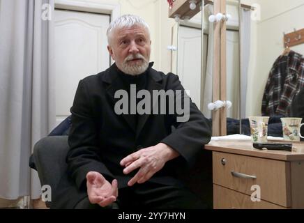 Nicht exklusiv: KIEW, UKRAINE - 18. DEZEMBER 2024 - Volkskünstler der Ukraine, Schauspieler des Nationalen Akademischen Theaters Lesya Ukrainka Stanislav B. Stockfoto