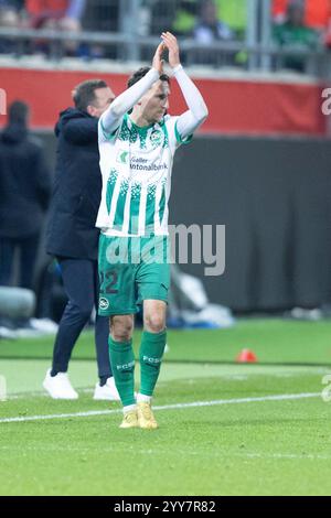 Heidenheim, Deutschland. Dezember 2024. Heidenheim, Deutschland 19. Dezember 2024: UEFA Conference League - 2024/2025 - 1.FC Heidenheim gegen FC St. Gallen 1879 im Bild: Konrad Faber (FC St. Gallen) Credit: dpa/Alamy Live News Stockfoto