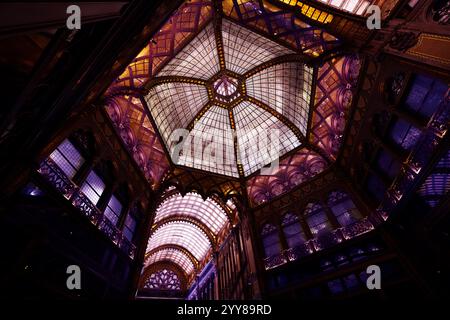 Párisi Udvar, Einkaufspassage, Jugendstil, Ungarn, Budapest, Architektur, Luxus pur im Hotel Parisi Udvar in Budapest Stockfoto