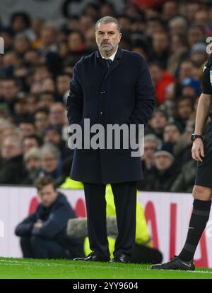 London, Großbritannien. Dezember 2024. Tottenham Hotspur gegen Manchester United - Viertelfinale - Carabao Cup - Tottenham Hotspur Stadium. Tottenham Manager Ange Postecoglou. Bildnachweis: Mark Pain/Alamy Live News Stockfoto