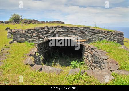 Rano Kau und zeremonielles Dorf Orongo auf der Osterinsel, Chile Stockfoto