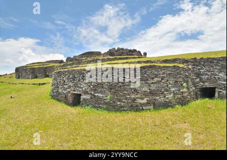 Rano Kau und zeremonielles Dorf Orongo auf der Osterinsel, Chile Stockfoto