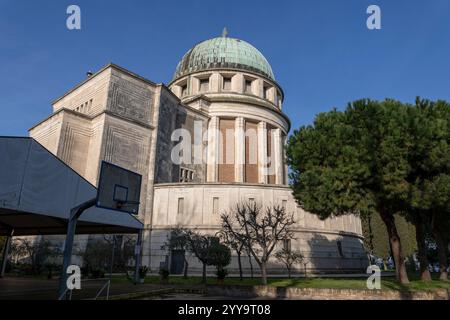 Der Votivtempel auf der Insel Lido di Venezia in Venedig, Italien. Kirche Santa Maria Immacolata gewidmet, militärischer Schrein und Ossarium. Stockfoto