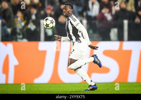 Turin, Italie. Dezember 2024. Timothy WEAH von Juventus während des Fußballspiels der UEFA Champions League, League Phase MD6 zwischen Juventus FC und Manchester City FC am 11. Dezember 2024 im Allianz Stadium in Turin, Italien - Foto Matthieu Mirville (A Gandolfo)/DPPI Credit: DPPI Media/Alamy Live News Stockfoto