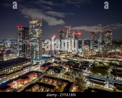 Aeriel Foto vom Stadtzentrum von Manchester bei Nacht Stockfoto