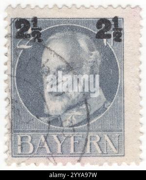 BAYERN — 1916. August 01: 2½ auf 2 pfennig grauer Briefmarke mit Porträt von König Ludwig III. (Ludwig Luitpold Josef Maria Aloys Alfred; 7. Januar 1845 – 18. Oktober 1921) war der letzte König von Bayern, der von 1913 bis 1918 regierte. Anfangs diente er als Leutnant im bayerischen Militär und bekleidete den Rang eines Oberleutnants während des Preußisch-Österreichischen Krieges. Im Alter von 18 Jahren trat er in die Politik ein und wurde Mitglied des Bayerischen bundestages und war ein leidenschaftlicher politischer Teilnehmer, der Wahlreformen unterstützte. Später diente er als Regent und de facto als Staatsoberhaupt Stockfoto