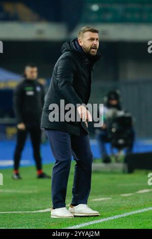 Marcantonio Bentegodi, Verona, Italien. Dezember 2024. Serie A Fußball, Hellas Verona gegen AC Milan; Paolo Zanetti Cheftrainer von Hellas Verona Credit: Action Plus Sports/Alamy Live News Stockfoto