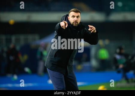 Marcantonio Bentegodi, Verona, Italien. Dezember 2024. Serie A Fußball, Hellas Verona gegen AC Milan; Paolo Zanetti Cheftrainer von Hellas Verona Credit: Action Plus Sports/Alamy Live News Stockfoto
