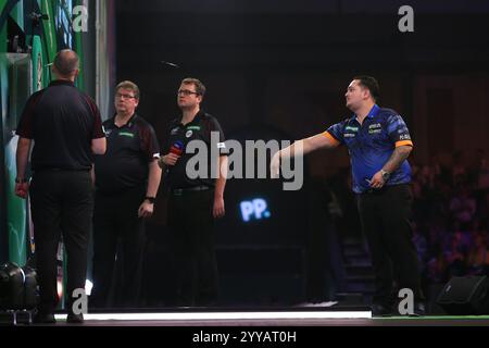 Alexandra Palace, London, Großbritannien. Dezember 2024. PDC Paddy Power World Dart Championships 2024/25 Tag 6; Credit: Action Plus Sports/Alamy Live News Stockfoto