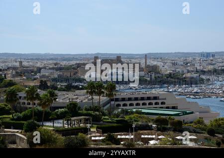 St. Luke's Hospital, Pietà Blick von St. Andrew Bastion, Valletta, Malta, Europa Stockfoto