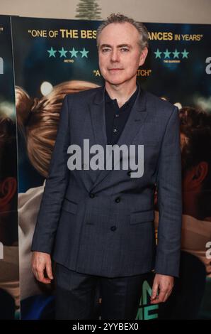 London, Großbritannien. Dezember 2024. John Crowley wird bei einer Sondervorführung von „We Live in Time“ im Ham Yard Hotel in London gesehen. Quelle: SOPA Images Limited/Alamy Live News Stockfoto