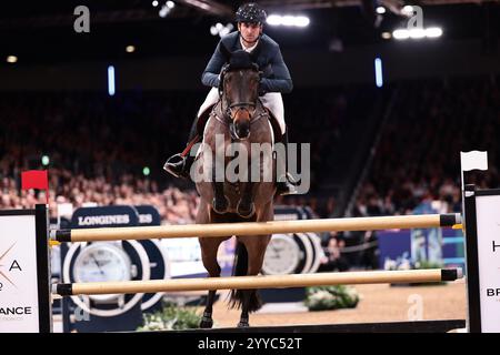 London, Großbritannien. Dezember 2024. Steve Guerdat aus der Schweiz mit Lancelotta während des London Grand Prix bei der London International Horse Show am 20. Dezember 2024 in London, Großbritannien (Foto von Maxime David - MXIMD Pictures) Credit: MXIMD Pictures/Alamy Live News Stockfoto