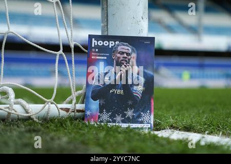 London, Großbritannien. November 2023. Eine allgemeine Ansicht des Spieltagsprogramms vor dem Sky Bet Championship Match Queens Park Rangers vs Preston North End in der Matrade Loftus Road, London, Großbritannien, 21. Dezember 2024 (Foto: Izzy Poles/News Images) in London, Großbritannien am 13. November 2023. (Foto: Izzy Poles/News Images/SIPA USA) Credit: SIPA USA/Alamy Live News Stockfoto