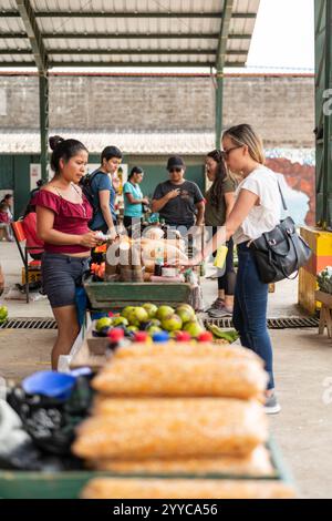 Lebensmittelmarkt, Cotundo, Provinz Napo, Amazonien, Ecuador Stockfoto