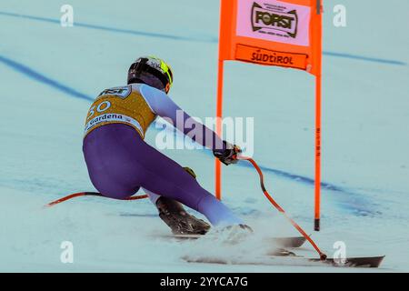 Christof Innerhofer vom Team Italien tritt am 21. Dezember 2024 beim Audi FIS Alpine Ski World Cup, dem Herren-Abfahrtsrennen auf der Saslong-Piste in Gröden, Bozen, Italien, an. Quelle: Roberto Tommasini/Alamy Live News Stockfoto