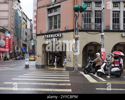 Bild eines Starbucks auf der Chongqing Road. Stockfoto
