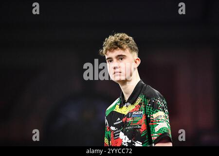 Alexandra Palace, London, Großbritannien. Dezember 2024. 2024/25 PDC Paddy Power World Dart Championships Tag 7; 16 Jahre alter Daniel Stephenson Credit: Action Plus Sports/Alamy Live News Stockfoto