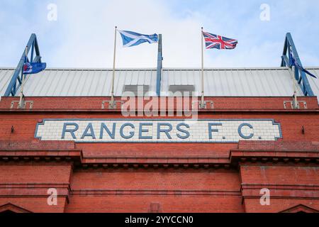 Glasgow, Großbritannien. Dezember 2024. An dem Tag, an dem die Rangers Dundee in der William Hill Premiership spielen, feiert der Rangers Football Club auch das 125-jährige Ibrox Stadium. Ibrox ist das drittgrößte Stadion Schottlands. Quelle: Findlay/Alamy Live News Stockfoto