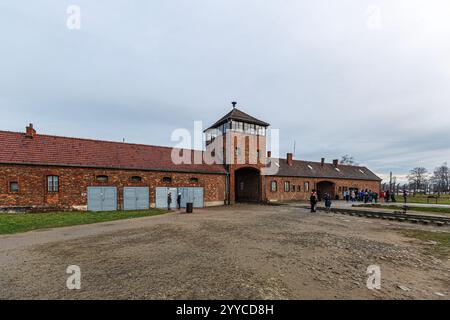 Das Haupttor und der Wachturm in Auschwitz-Birkenau Stockfoto