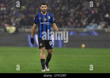 Mailand, Italien. Dezember 2024. Italien, Mailand, 19.12.2024: Mehdi Taremi (FC Inter) wartet auf einen Torhüter in der ersten Halbzeit während des Fußballspiels FC Inter gegen Udinese, Coppa Italia Tim 2024:2025, letzte 16, San Siro Stadium. Italien, Mailand, 2024 12 19: FC Inter gegen Udinese, Coppa Italia Tim.2024/2025, Achtelfinale, im San Siro Stadion umstritten. (Kreditbild: © Fabrizio Andrea Bertani/Pacific Press via ZUMA Press Wire) NUR REDAKTIONELLE VERWENDUNG! Nicht für kommerzielle ZWECKE! Stockfoto