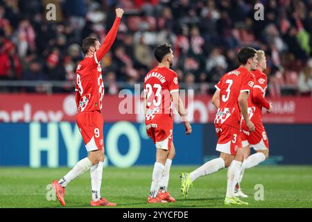 Girona, Spanien. Dezember 2024. Abel Ruiz von Girona FC feiert, nachdem er beim La Liga EA Sports Spiel zwischen Girona FC und Real Valladolid am 20. Dezember 2024 im Montilivi Stadion in Girona, Spanien, ein Tor erzielte. (Foto: Judit Cartiel/PRESSINPHOTO) Credit: PRESSINPHOTO SPORTS AGENCY/Alamy Live News Stockfoto