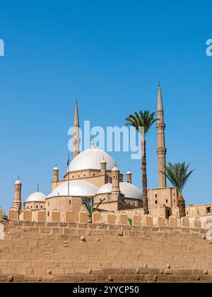 Zitadelle von Kairo oder Zitadelle von Saladin, Ägypten an einem klaren Morgen - Porträt-Aufnahme Stockfoto