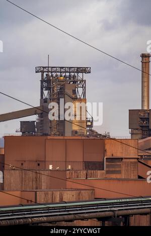 Das Stahlwerk ThyssenKrupp in Duisburg-Marxloh am Rhein, Hochofen 2, Nordrhein-Westfalen, Deutschland, Europa Stockfoto