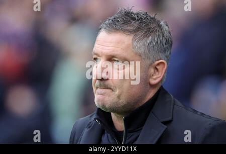 Dundee-Trainer Tony Docherty vor dem Spiel der Premier League im Ibrox Stadium, Glasgow. Bilddatum: Samstag, 21. Dezember 2024. Stockfoto