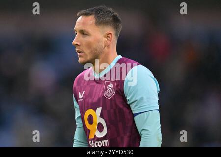 Turf Moor, Burnley, Lancashire, Großbritannien. Dezember 2024. EFL Championship Football, Burnley gegen Watford; Josh Brownhill von Burnley Credit: Action Plus Sports/Alamy Live News Stockfoto