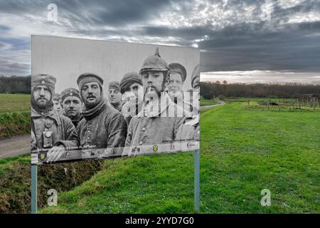Historisches Foto des Weihnachtsstillstands, inoffizieller Waffenstillstand entlang der Westfront des Ersten Weltkriegs zu Weihnachten 1914, Ploegsteert, Hennegau, Belgien Stockfoto