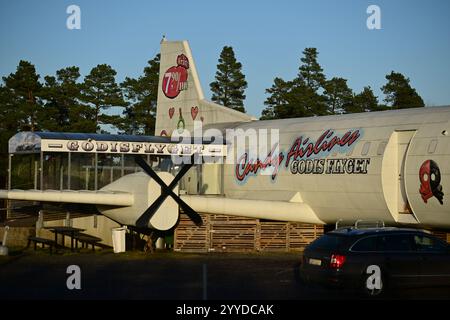 Skånes-Fagerhult, Skåne, Schweden. Dezember 2024. Das Süßigkeitenflugzeug. Stockfoto