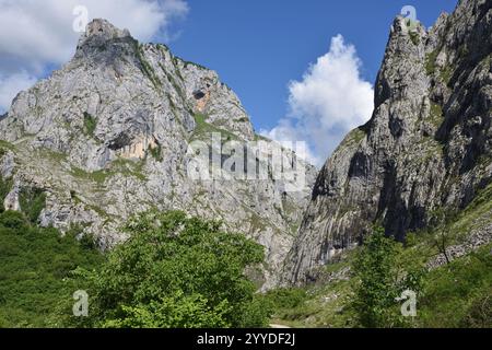 Bulnes, ein kleiner Vilage im Picos de Europa, Spanien Stockfoto