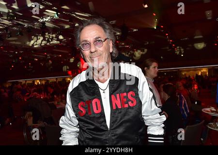 30 Jahre Weihnachten mit Frank Zander Hugo Egon Balder zum 30 zehn Jubilaeum von Frank Zander, Marcus Zander Weihnachten mit Frank & Familie Estrel Covention Center Berlin, am 21.12.2024 *** 30 Jahre Weihnachten mit Frank Zander Hugo Egon Balder zum 30. Jubiläum von Frank Zander, Marcus Zander Weihnachten mit Frank Family Estrel Covention Center Berlin, am 21 12 2024 Photopress Müller Stockfoto