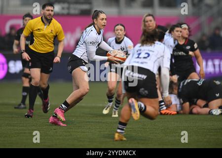 Hollv Aitchison von Bristol Bears Women mit dem Ball beim Premiership Women's Rugby-Spiel zwischen Saracens Women und Bristol Bears Women im StoneX Stadium in London, England am 21. Dezember 2024. Foto von Phil Hutchinson. Nur redaktionelle Verwendung, Lizenz für kommerzielle Nutzung erforderlich. Keine Verwendung bei Wetten, Spielen oder Publikationen eines einzelnen Clubs/einer Liga/eines Spielers. Quelle: UK Sports Pics Ltd/Alamy Live News Stockfoto