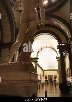 Italien Florenz 13. Dezember 2015 Galleria dell Accademia hinter Michelangelos David Stockfoto