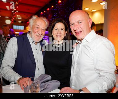 Dieter Hallervorden, Katharina Günther-Wünsch, Kai Wegener bei Frank Zanders 30. Weihnachtsfeier für Obdachlose 2024 im Estrel Convention Center. *** Dieter Hallervorden, Katharina Günther Wünsch, Kai Wegener bei Frank Zanders 30 Weihnachtsfeier für Obdachlose 2024 im Estrel Convention Center Stockfoto