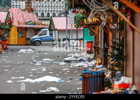 Sachsen-Anhalt Magdeburg Weihnachtsmarkt Auto Anschlag Tote Verletzte Gotteldienst Presseerklärungen, Rathaus Magdeburg Magdeburg, Weihnachtsmarkt, Rath Sachsen-Anhalt Deutschland *** Sachsen Anhalt Magdeburg Weihnachtsmarkt Autoangriff tot verletzte Göttin Service Presseerklärungen, Rathaus Magdeburg Magdeburg, Weihnachtsmarkt, Rath Sachsen Anhalt Deutschland Stockfoto