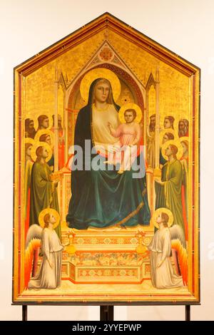 Florenz, Italien, 4. Januar 2024: Madonna und Kind. Giotto Stockfoto