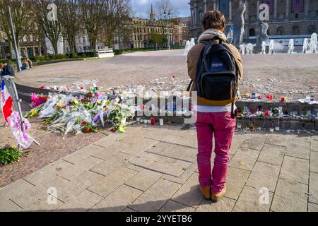 Lille, Frankreich, 18. November 2015: Platz der Republik nach den Pariser Angriffen auf Mahnwache in Lille, Frankreich Stockfoto